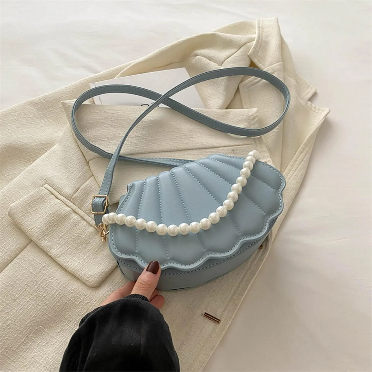 Anti Theft Crossbody Bags for Women Travel,Leather Purse,Women Glitter Seashell Evening Bag Purse Chain Strap Clutch Handbag Pearl Shoulder Bag Fashion Mini Cross-body Bags
