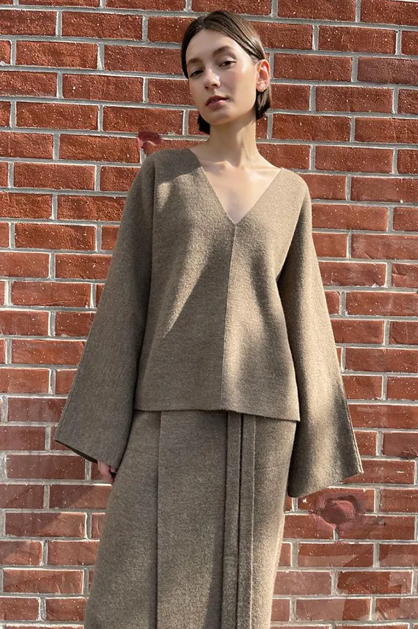 Double Knit V-Neck Sweater in Mushroom