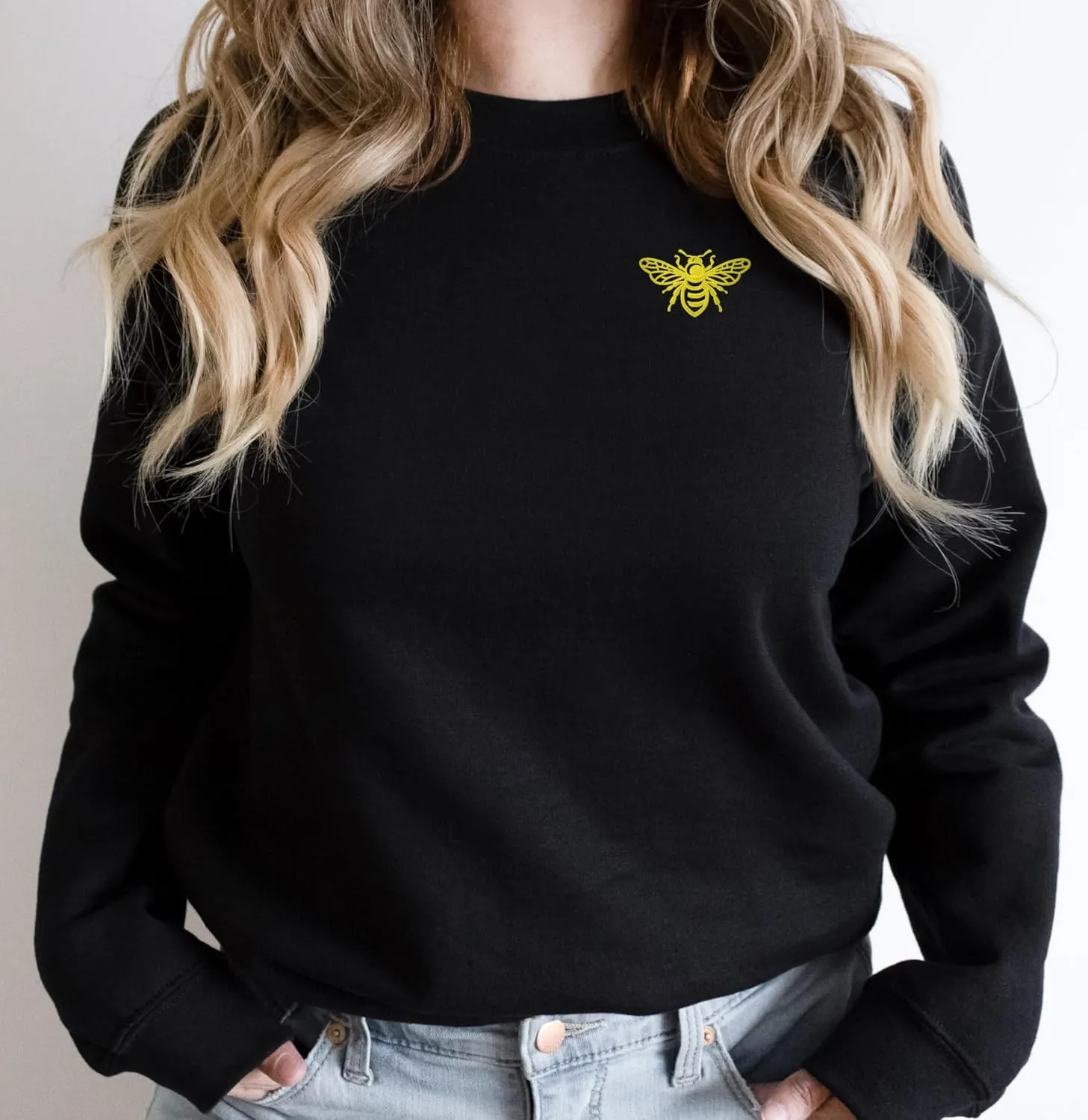 Embroidered Bee Design - Crewneck Sweatshirt Unisex - Oversized Cozy PolyCotton - Sweatshirt for Nature Lovers