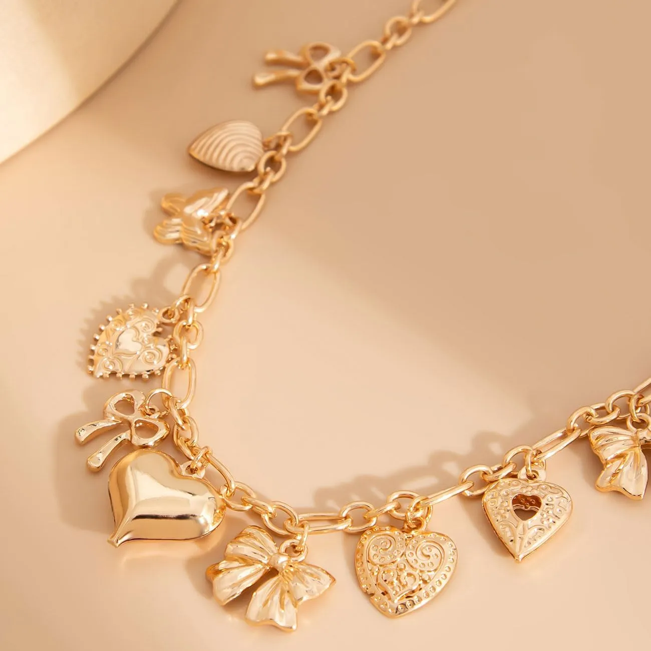 Gold Charm Necklace for Women Gold shell Pearl paperclip Choker necklaces Summer Beach Necklace Boho Charm Jewelry
