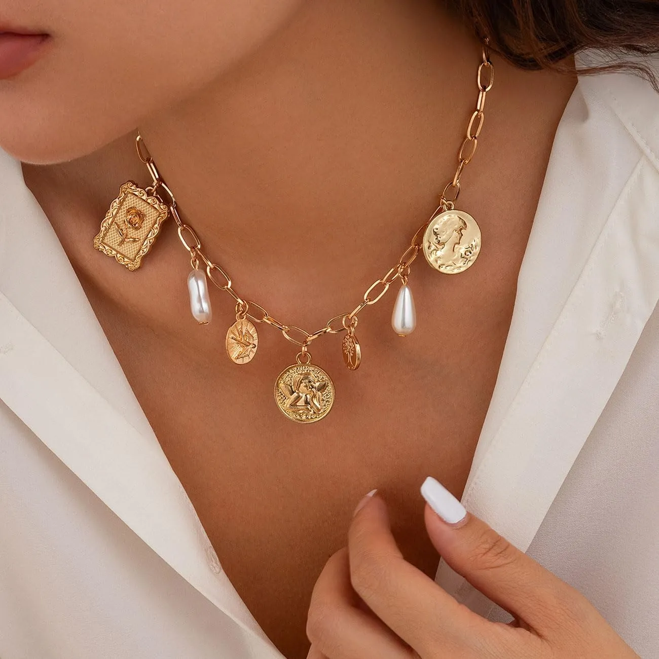 Gold Charm Necklace for Women Gold shell Pearl paperclip Choker necklaces Summer Beach Necklace Boho Charm Jewelry