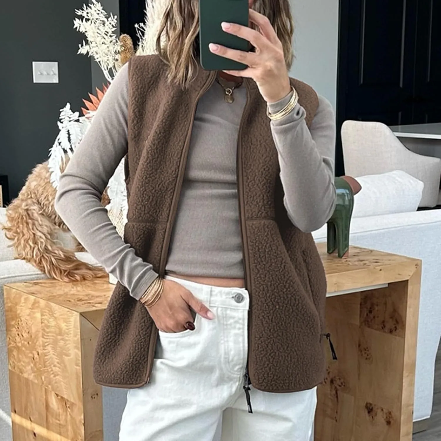Hixiaohe Sherpa Fleece Vest for Women Trendy Warm Sleeveless Vests Jacket Lightweight Zip Coats with Pockets Fall Outerwear