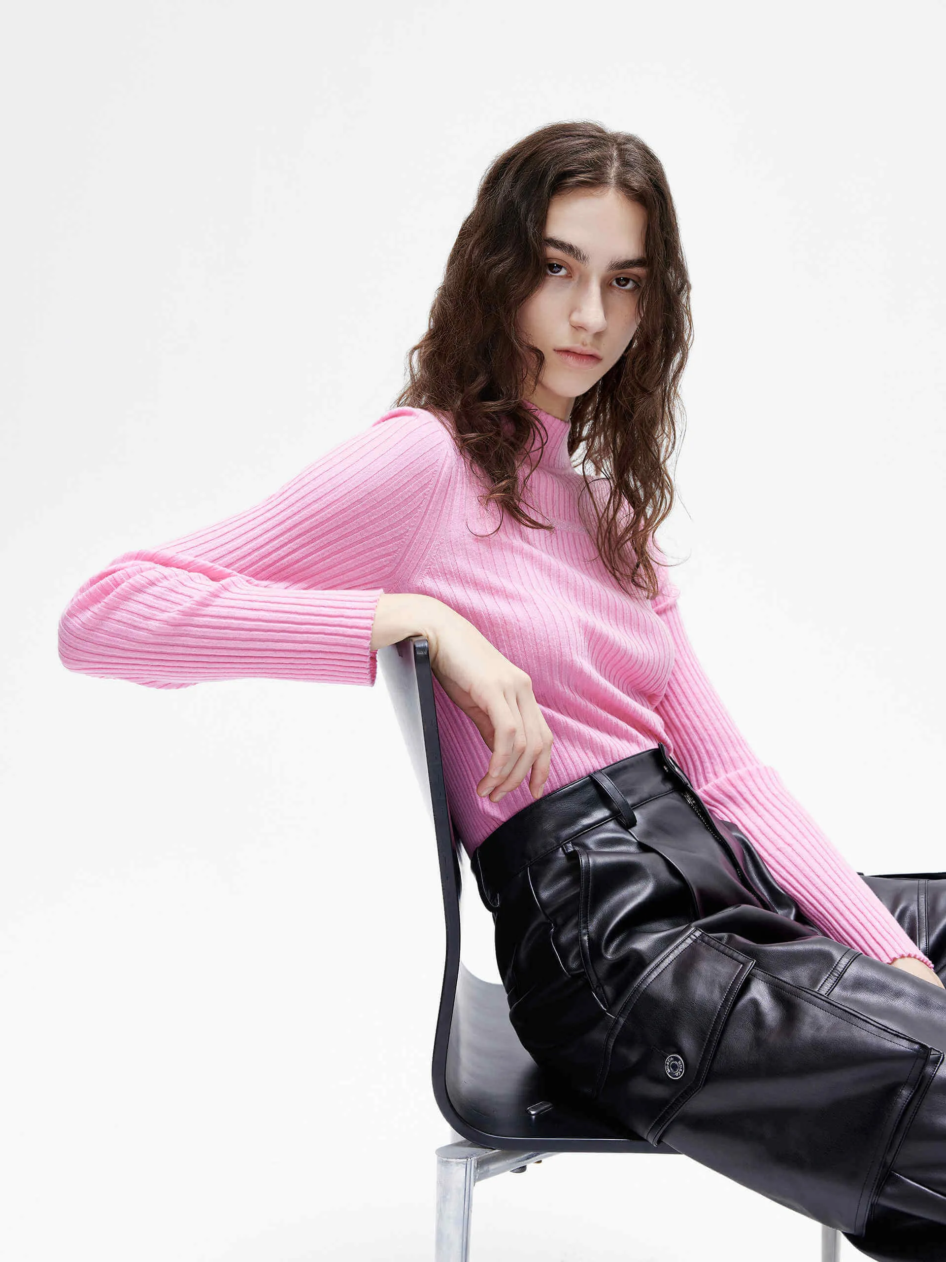 Turtleneck Ribbed Knitted Top