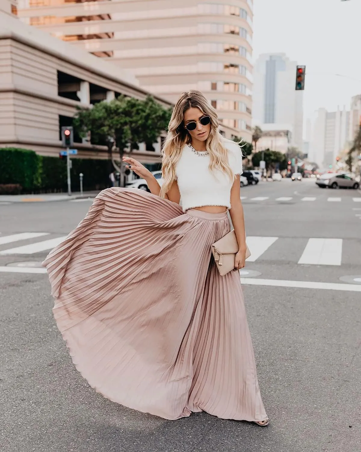 utcoco Women's Elegant Maxi Skirt High Waisted Pleated Chiffon Long Skirts for Women